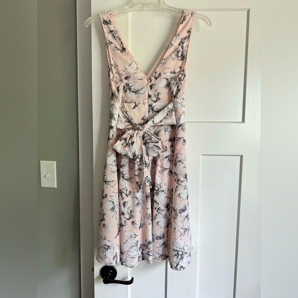 Victoria’s Secret Dress 4 - Picture 7 of 7